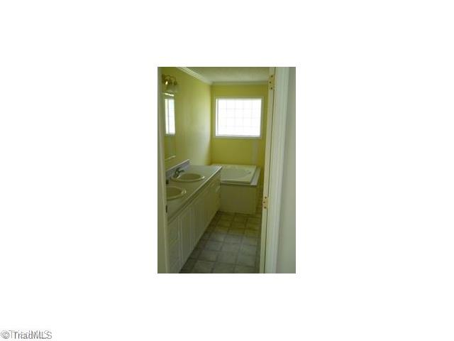 12 Cardinal Creek Road Thomasville, NC 27360 - Photo 10 of 16 Master Bath/Spa.