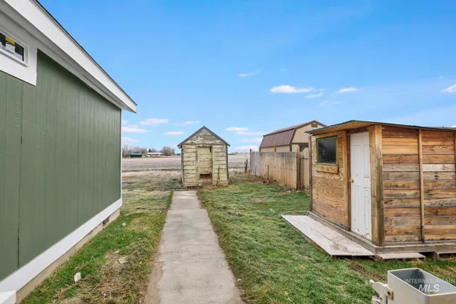 $305,000 | 20062 Highway 30, Buhl, ID 83316