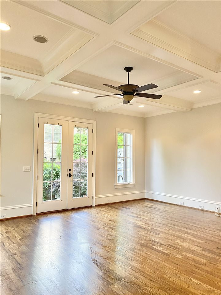 526 Wayne Drive Raleigh, NC 27608 - Photo 12 of 30 Den/Family/Great Room