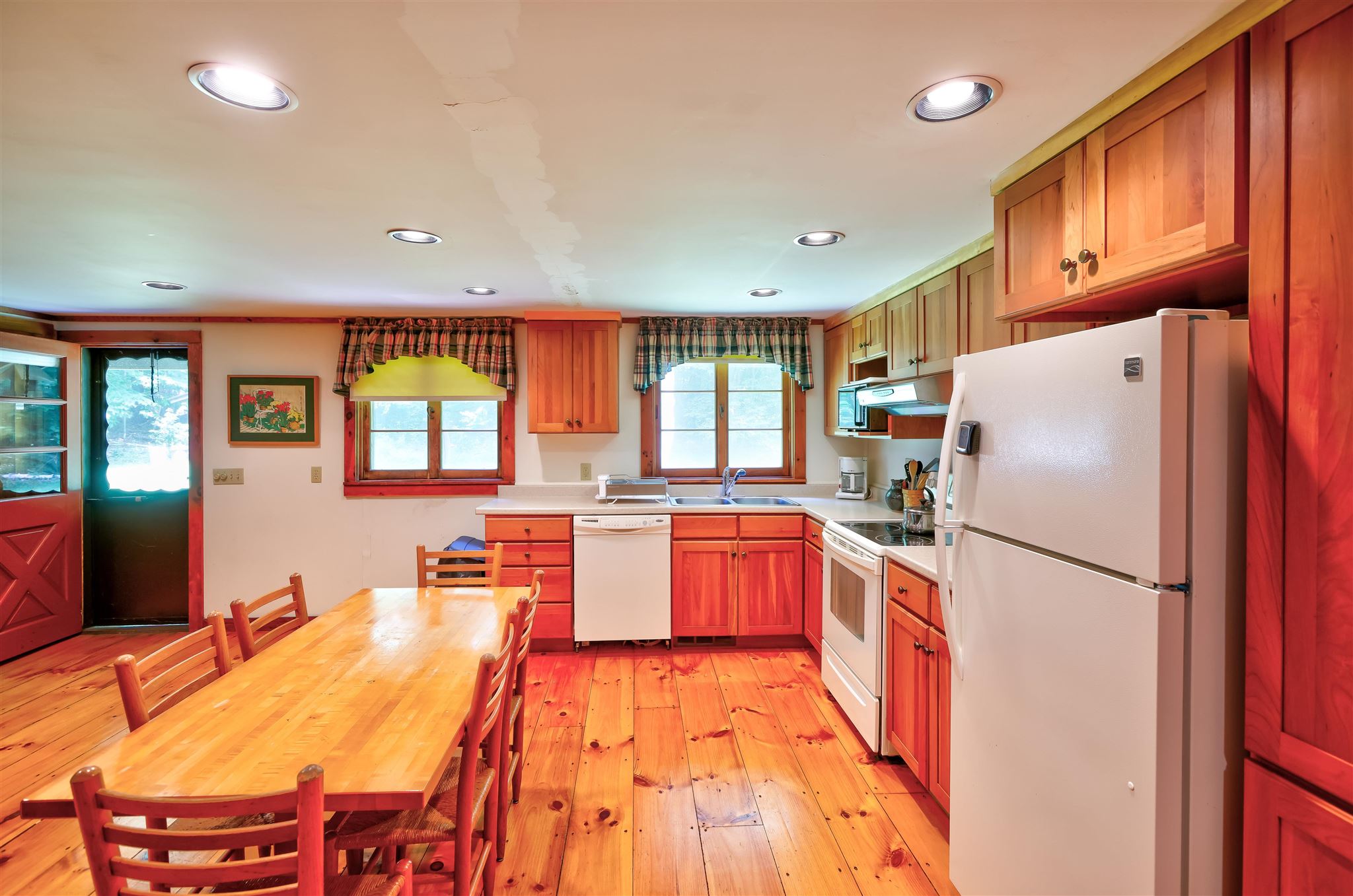 3674 Mountain Road Stowe, VT 05672 - Photo 4 of 28 Gallery Image 4