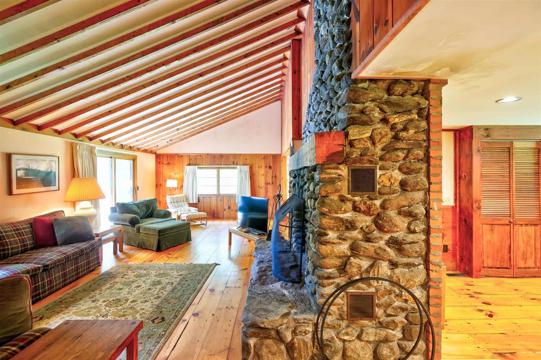 3674 Mountain Road Stowe, VT 05672 - Photo 7 of 28 Gallery Image 7