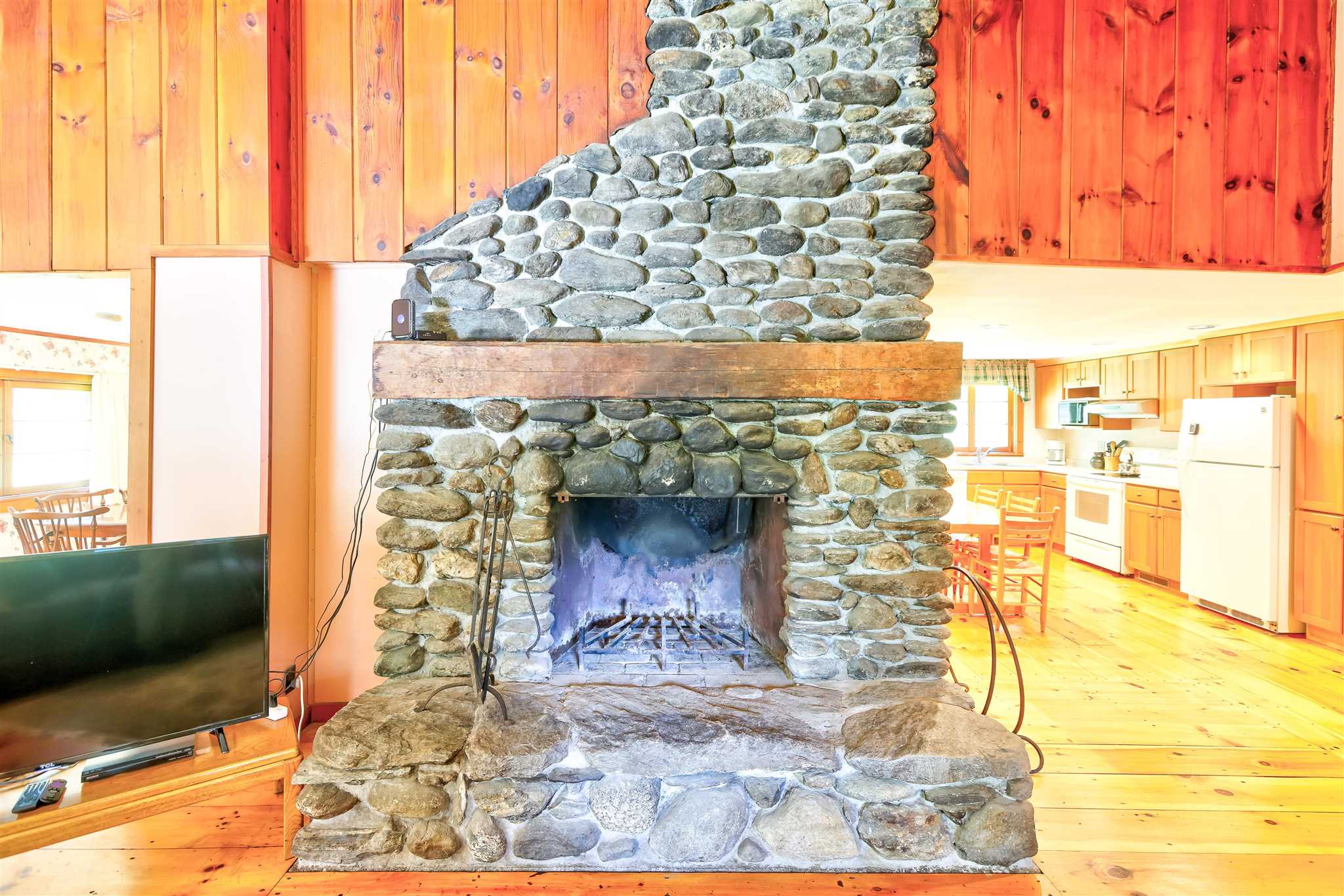 3674 Mountain Road Stowe, VT 05672 - Photo 8 of 28 Gallery Image 8