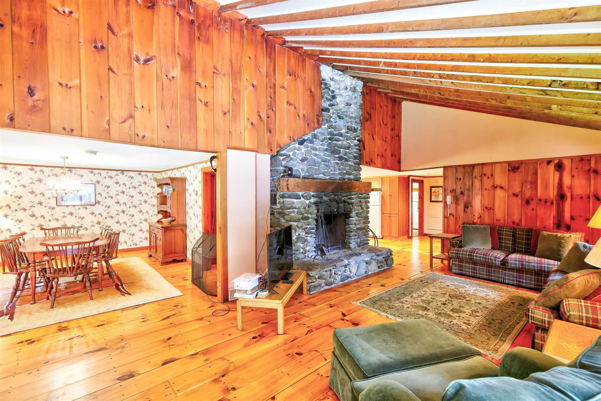 3674 Mountain Road Stowe, VT 05672 - Photo 9 of 28 Gallery Image 9