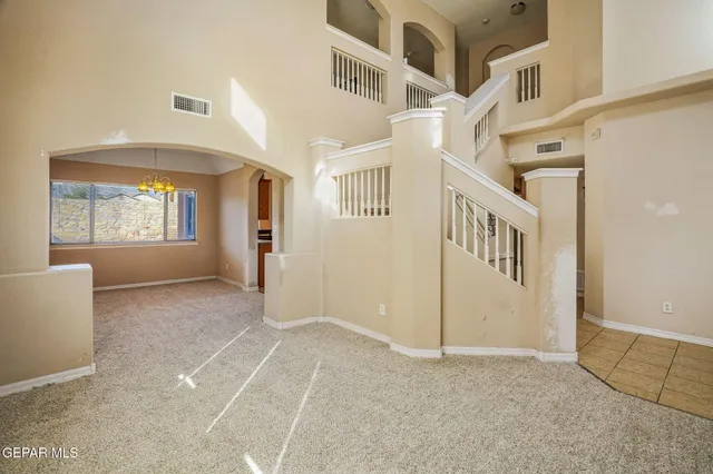 a view of an entryway with a livingroom