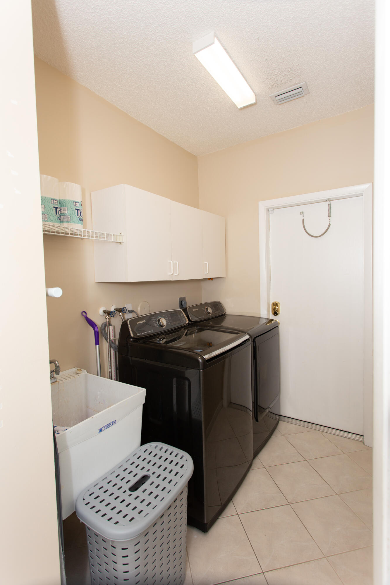10060 Country Brook Road Boca Raton, FL 33428 - Photo 19 of 22 Laundry/Utility Room