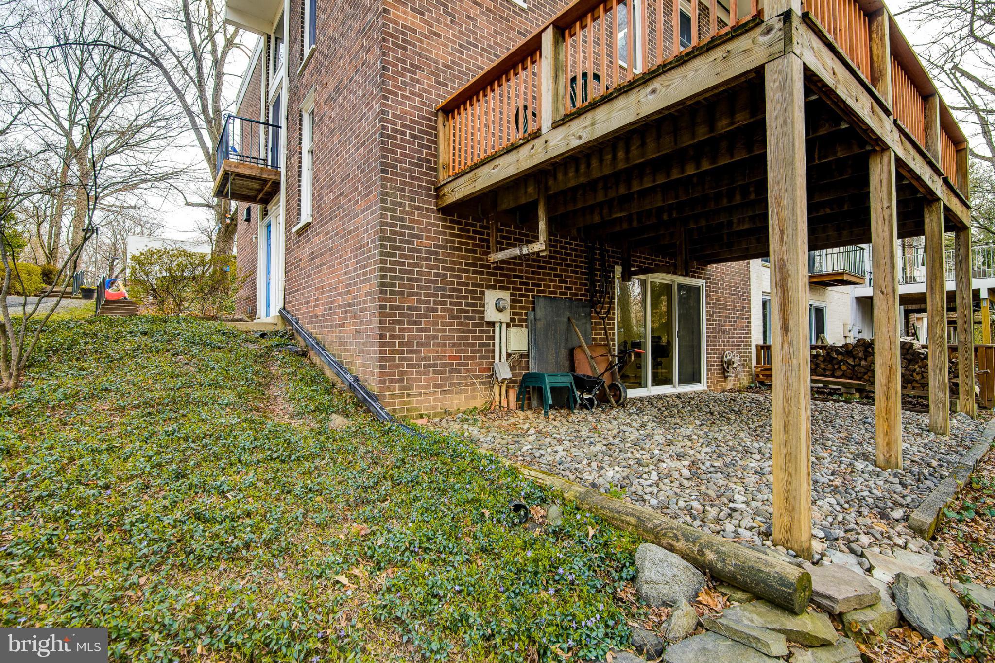 1660 Wainwright Drive Reston, VA 20190 - Photo 23 of 24 Exterior (Rear)
