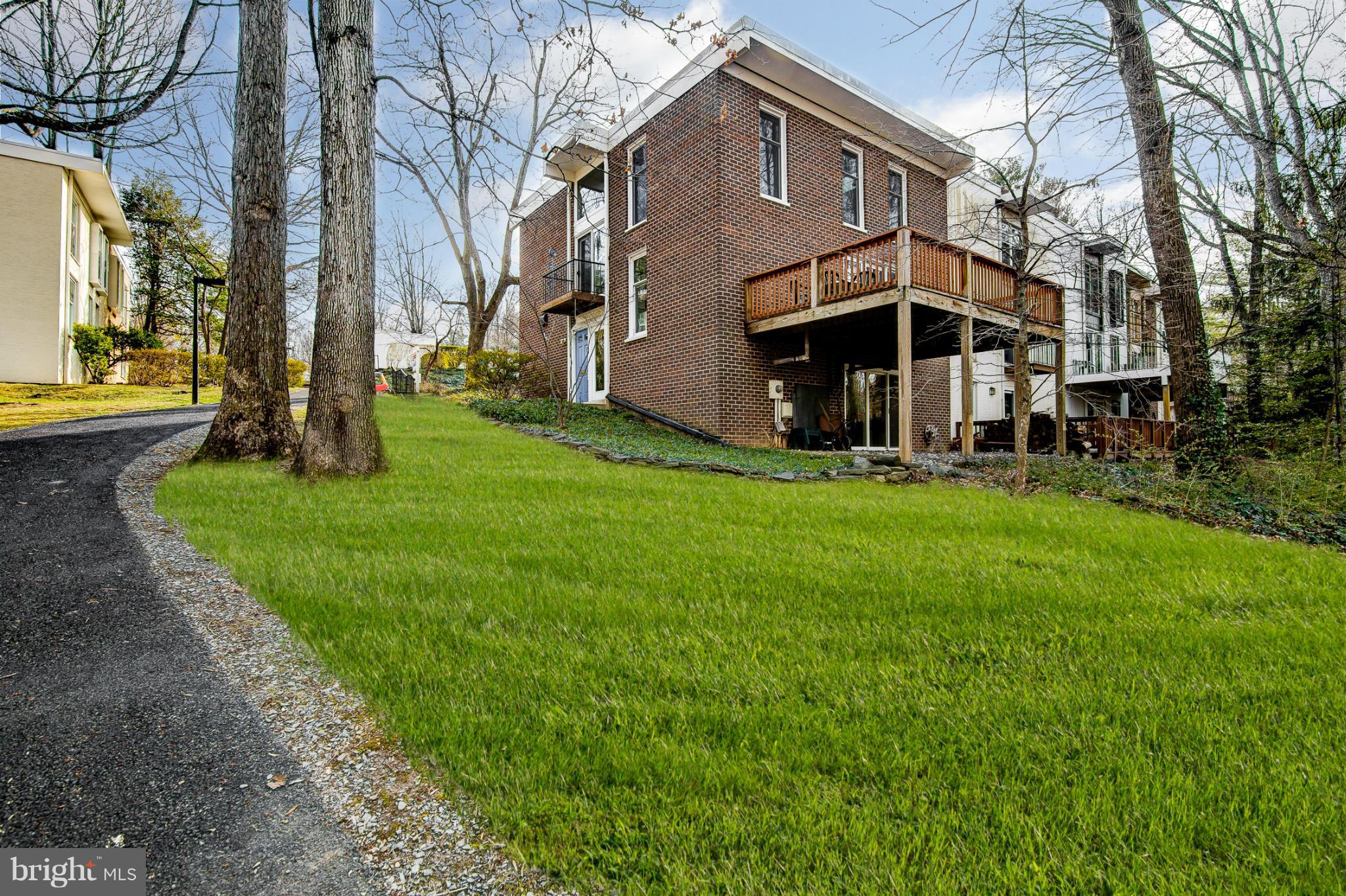 1660 Wainwright Drive Reston, VA 20190 - Photo 24 of 24 Exterior (Rear)
