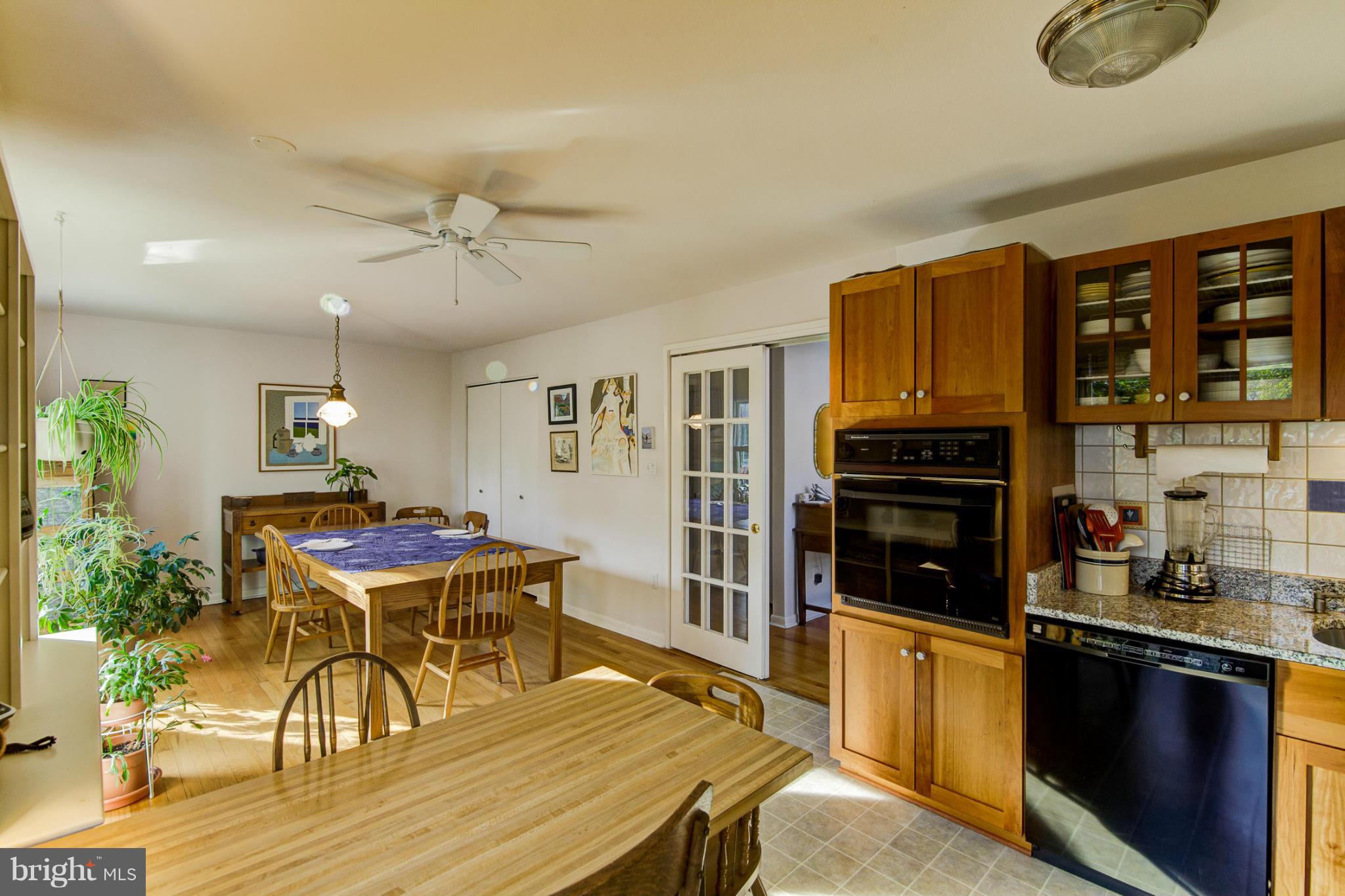 1660 Wainwright Drive Reston, VA 20190 - Photo 5 of 24 Kitchen