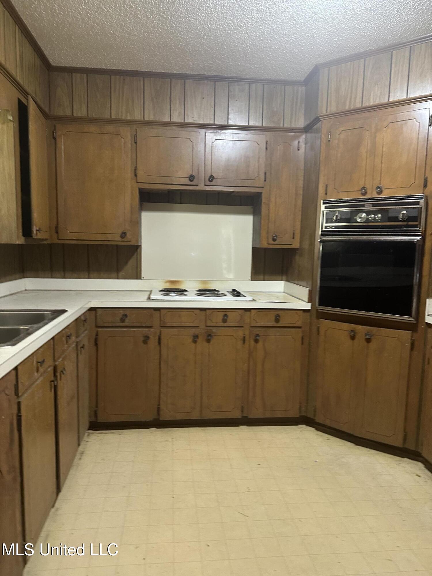 176 Crossroads Road Lucedale, MS 39452 - Photo 6 of 11 IMG_2757