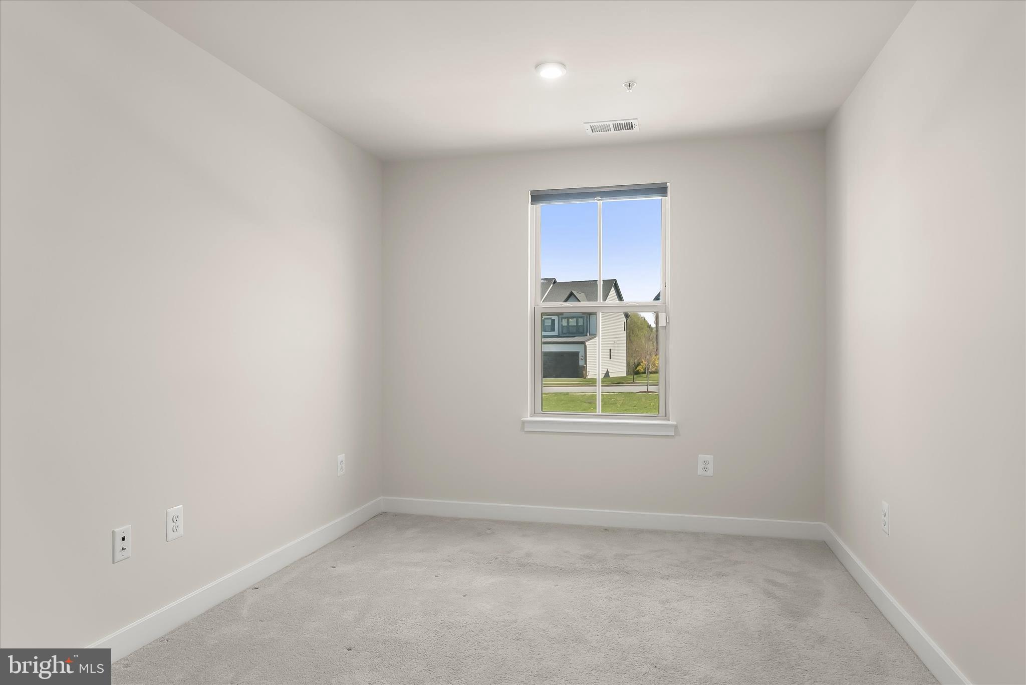 6072 Fallfish Court New Market, MD 21774 - Photo 11 of 78 an empty room with a window