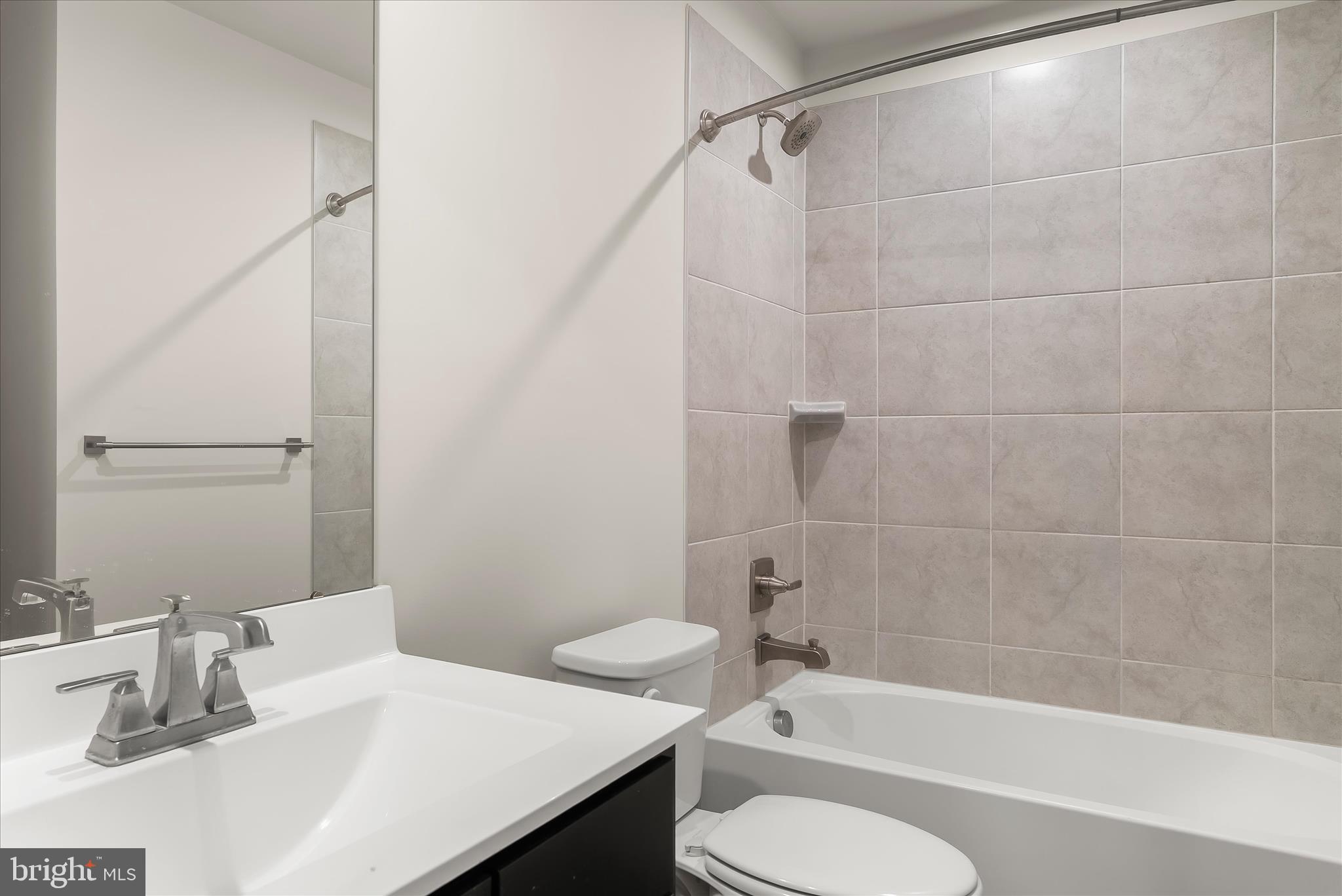 6072 Fallfish Court New Market, MD 21774 - Photo 13 of 78 Main Level Full Bath