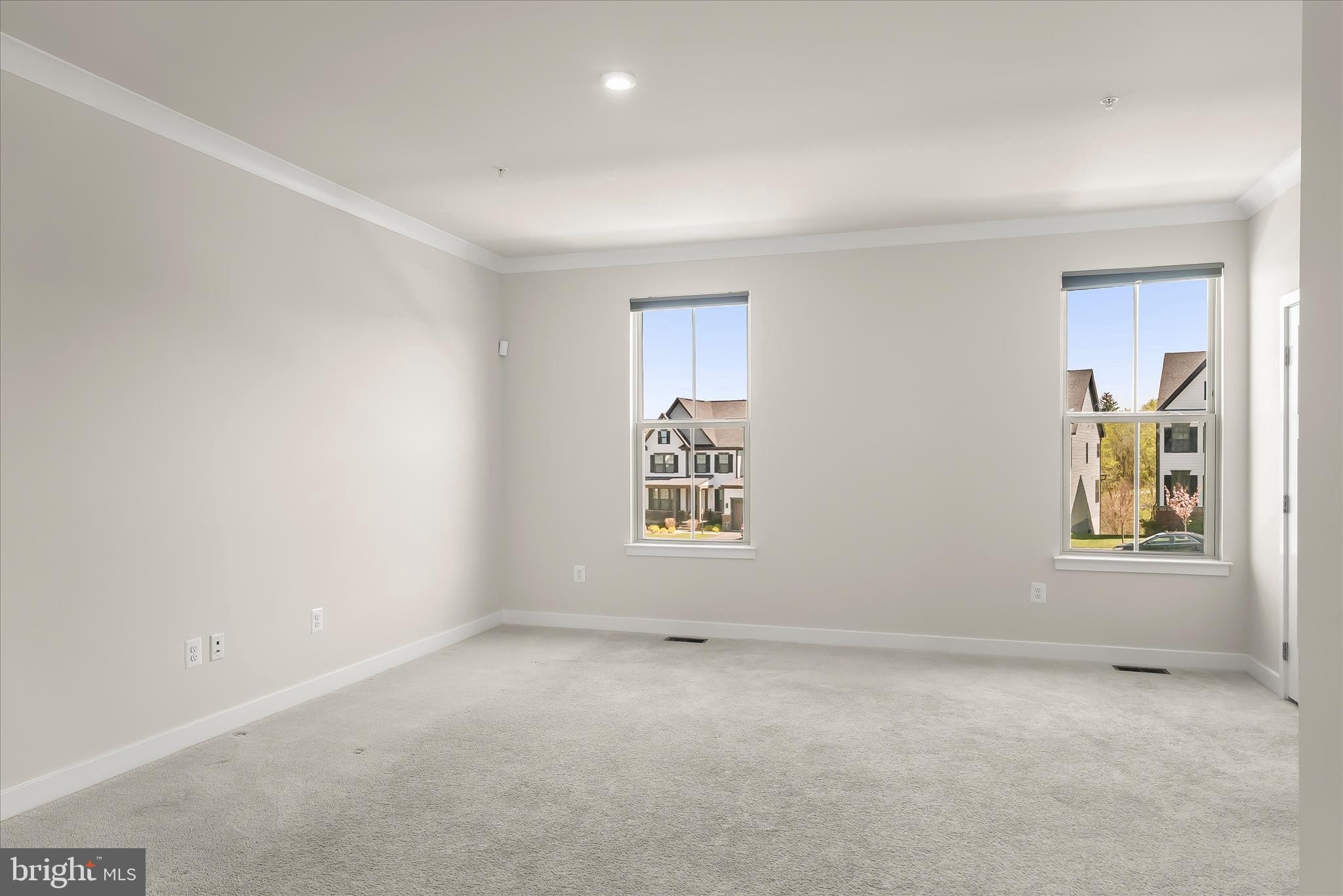 6072 Fallfish Court New Market, MD 21774 - Photo 26 of 78 Living Room - Crown Molding