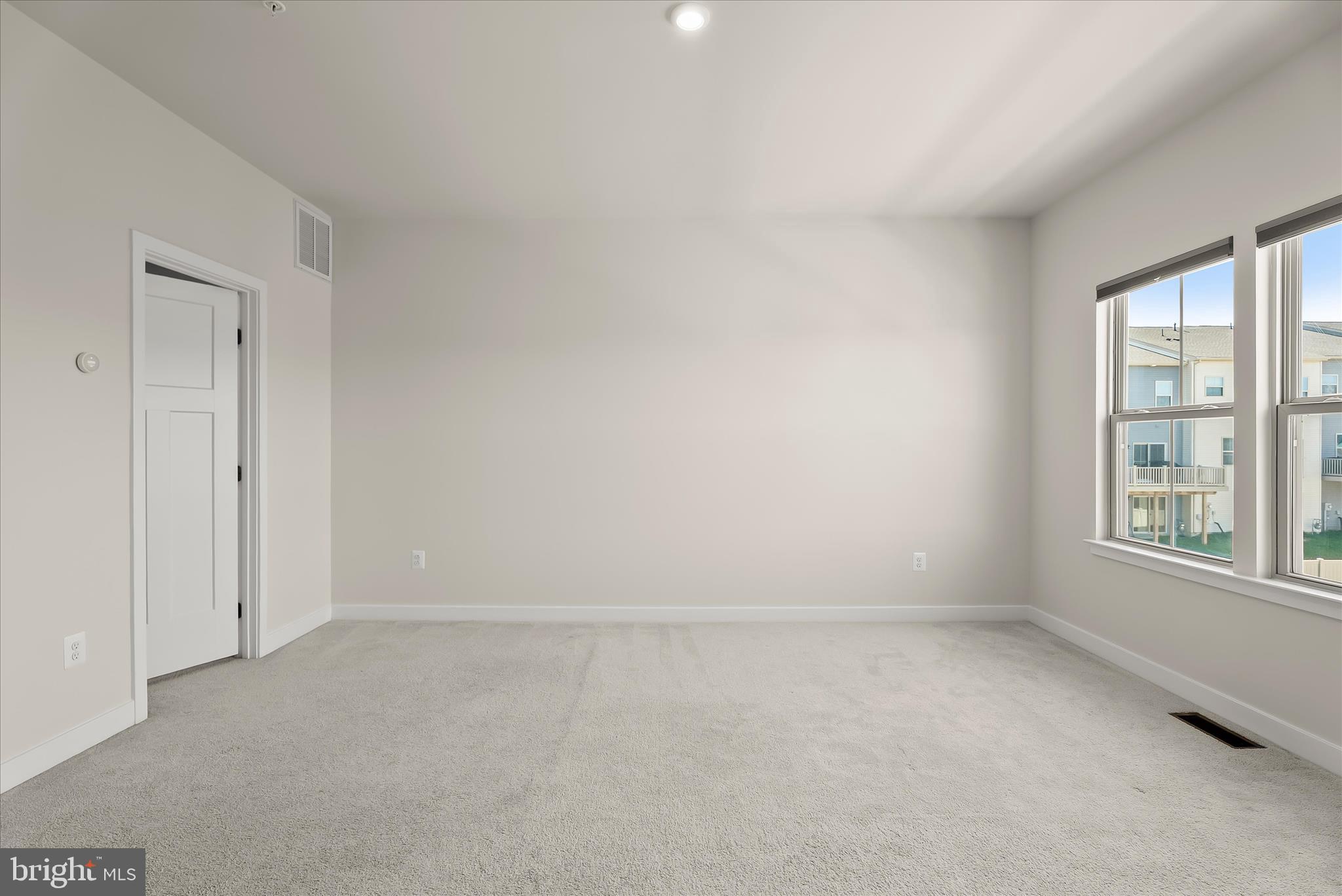 6072 Fallfish Court New Market, MD 21774 - Photo 30 of 78 an empty room with a window