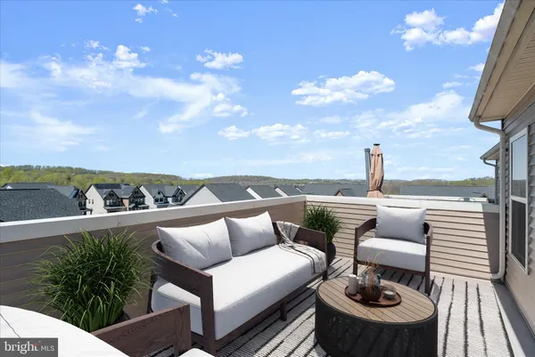 $600,000 | 6072 Fallfish Court, New Market, MD 21774