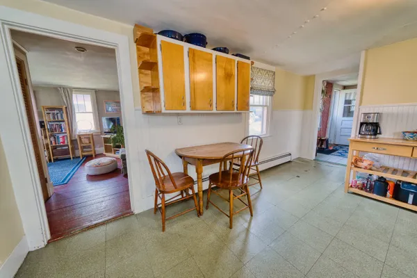 $699,000 | 129 East Boston Road, Vinalhaven, ME 04863