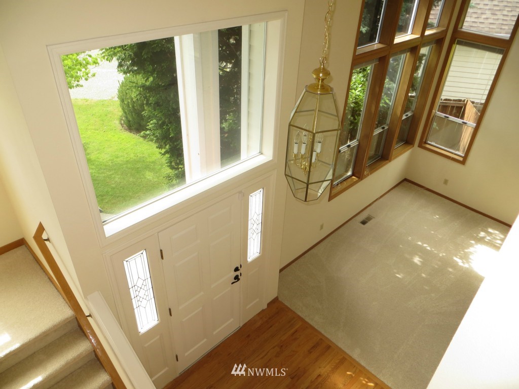 4630 Northeast 21st Place Renton, WA 98059 - Photo 2 of 15 Gallery Image 2