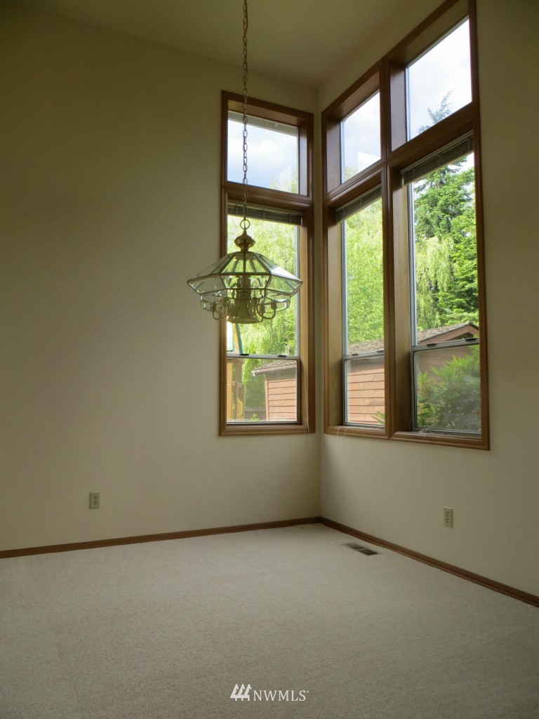 4630 Northeast 21st Place Renton, WA 98059 - Photo 4 of 15 Gallery Image 4