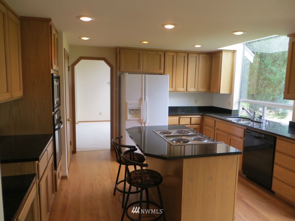 4630 Northeast 21st Place Renton, WA 98059 - Photo 5 of 15 Gallery Image 5