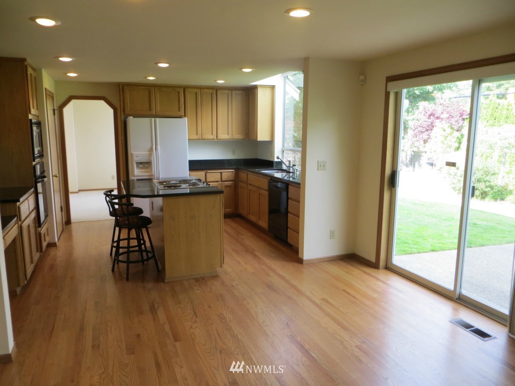 4630 Northeast 21st Place Renton, WA 98059 - Photo 6 of 15 Gallery Image 6