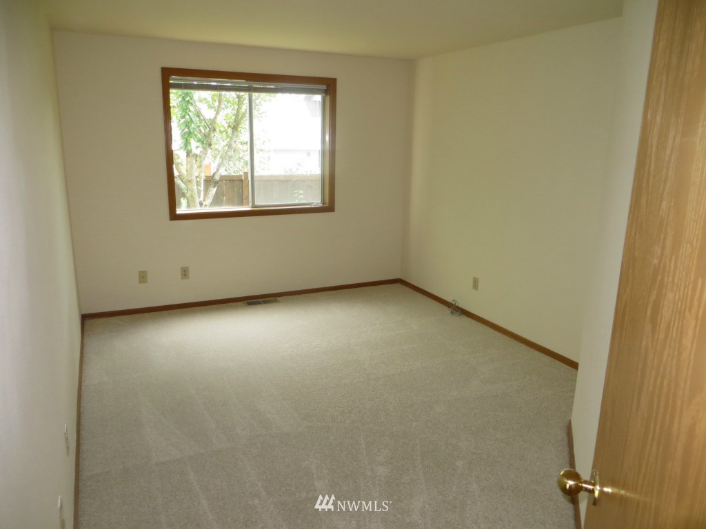 4630 Northeast 21st Place Renton, WA 98059 - Photo 8 of 15 Gallery Image 8