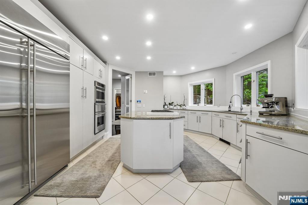 3 Kips Ridge, Unit C0003 Montclair, NJ 07042 - Photo 8 of 42