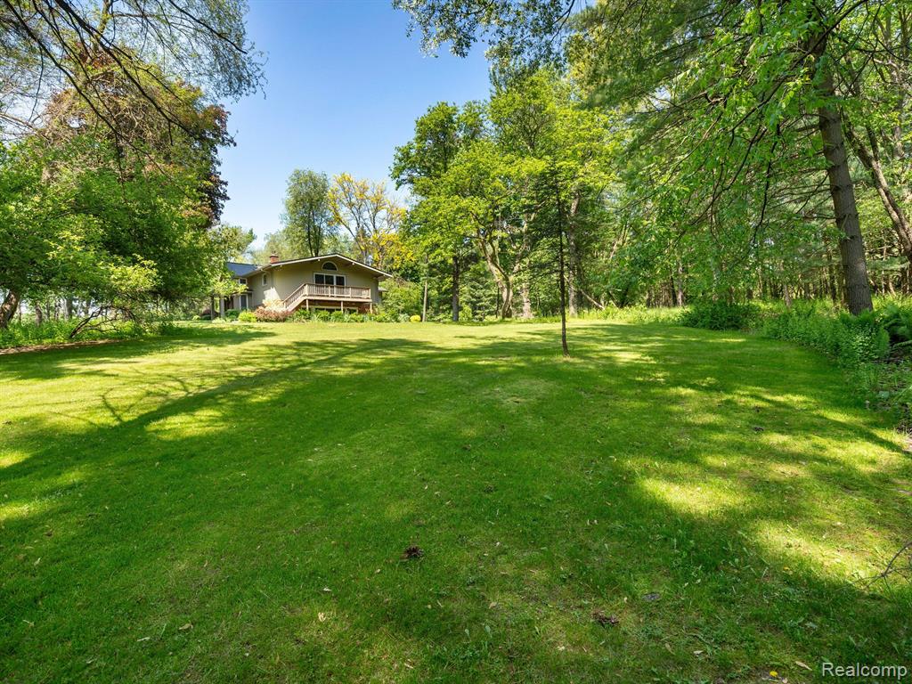 1331 Avon Circle West Rochester Hills, MI 48309 - Photo 3 of 54