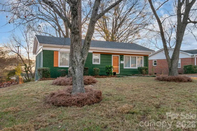 $235,000 | 621 Reeves Court, Charlotte, NC 28208