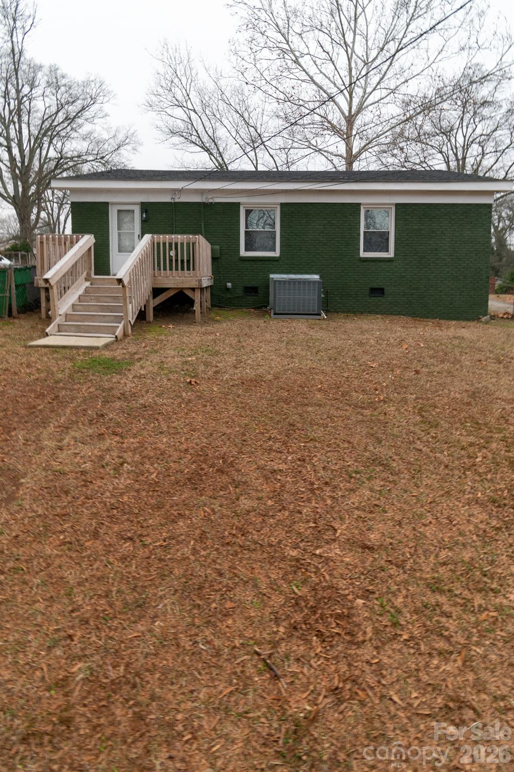 621 Reeves Court Charlotte, NC 28208 - Photo 10 of 11 front view of house with yard