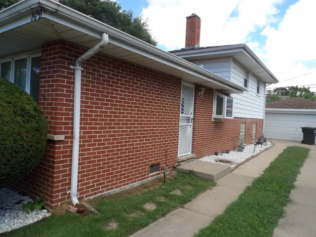 $179,000 | 15133 Diekman Court, Dolton, IL 60419