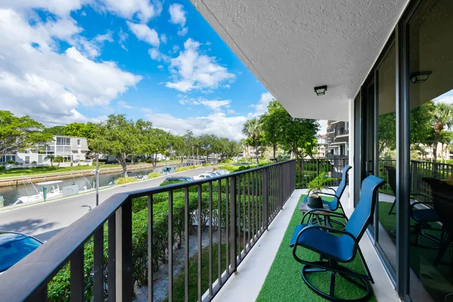 $449,000 | 799 Jeffery Street, Unit 202, Boca Raton, FL 33487