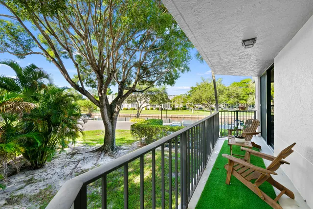 $449,000 | 799 Jeffery Street, Unit 202, Boca Raton, FL 33487