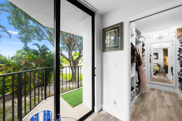$449,000 | 799 Jeffery Street, Unit 202, Boca Raton, FL 33487
