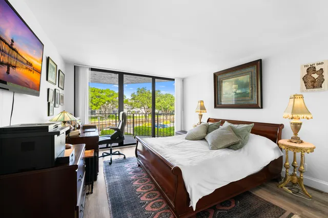 $449,000 | 799 Jeffery Street, Unit 202, Boca Raton, FL 33487
