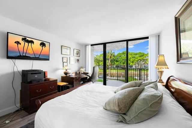 $449,000 | 799 Jeffery Street, Unit 202, Boca Raton, FL 33487