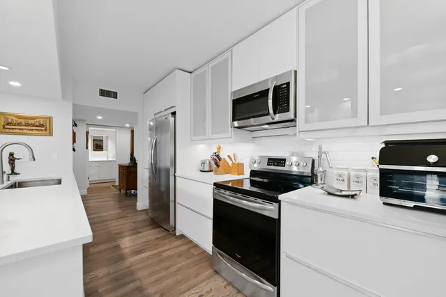 $449,000 | 799 Jeffery Street, Unit 202, Boca Raton, FL 33487