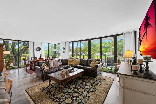 $449,000 | 799 Jeffery Street, Unit 202, Boca Raton, FL 33487