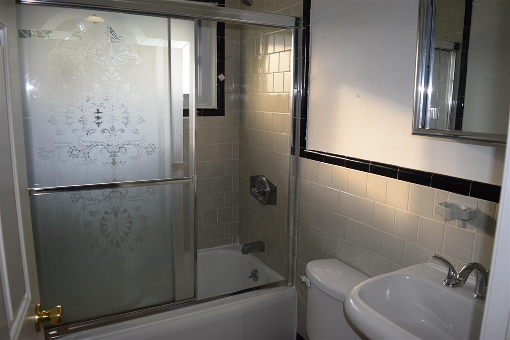 83 Davis Road Methuen, MA 01844 - Photo 17 of 21 Gallery Image 17