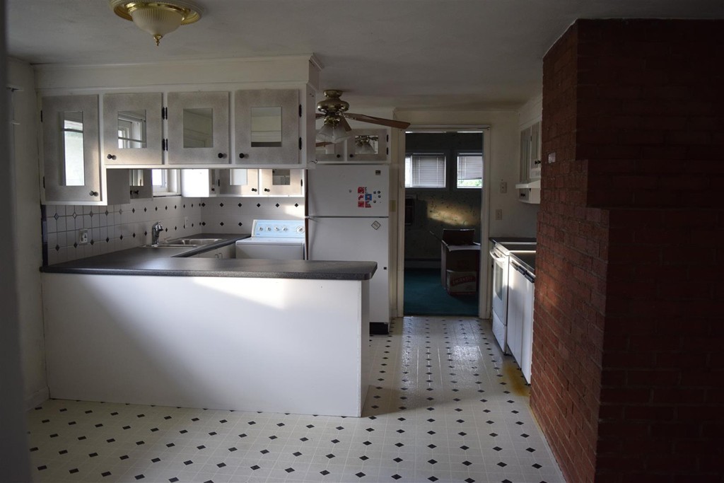 83 Davis Road Methuen, MA 01844 - Photo 6 of 21 Gallery Image 6