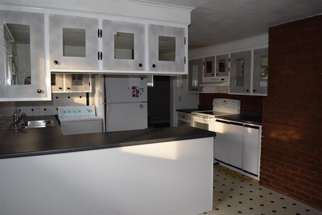 83 Davis Road Methuen, MA 01844 - Photo 7 of 21 Gallery Image 7
