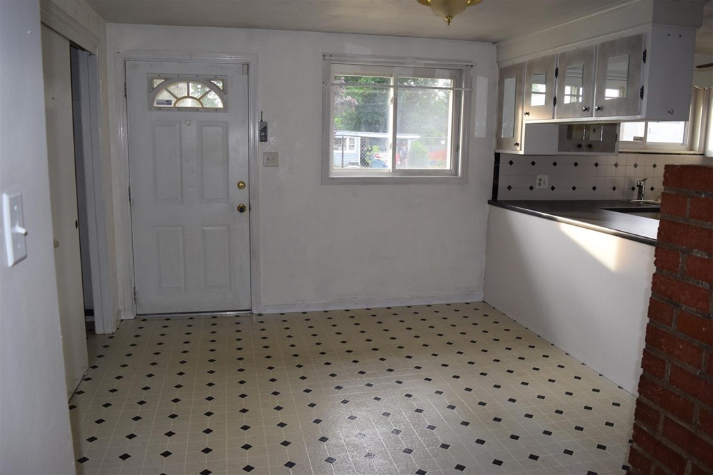 83 Davis Road Methuen, MA 01844 - Photo 8 of 21 Gallery Image 8