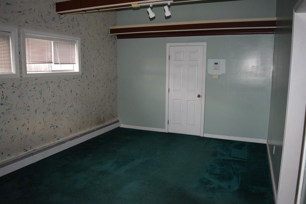 83 Davis Road Methuen, MA 01844 - Photo 10 of 21 Gallery Image 10