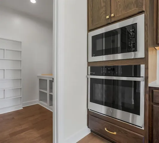 $690,164 | 3903 West 158th Terrace, Overland Park, KS 66224