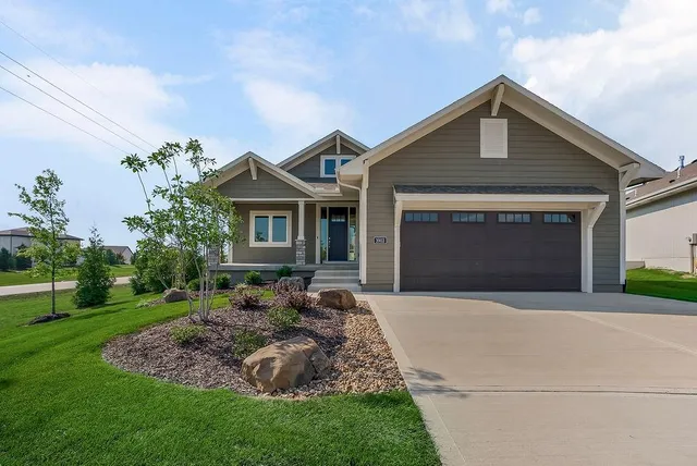 $690,164 | 3903 West 158th Terrace, Overland Park, KS 66224