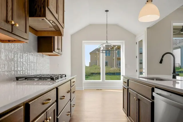 $690,164 | 3903 West 158th Terrace, Overland Park, KS 66224