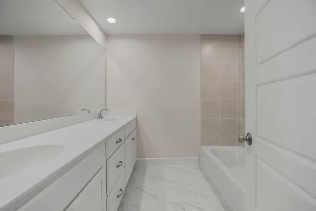 $690,164 | 3903 West 158th Terrace, Overland Park, KS 66224