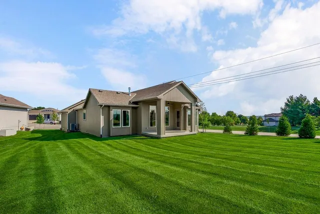 $690,164 | 3903 West 158th Terrace, Overland Park, KS 66224