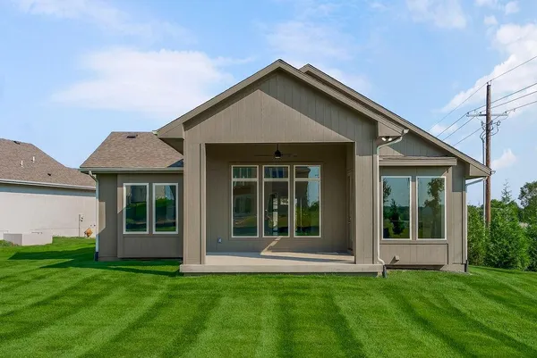 $713,064 | 3903 West 158th Terrace, Overland Park, KS 66224