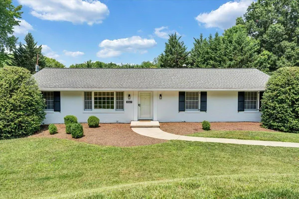 $449,950 | 3047 Tamarack Trail, Roanoke, VA 24018