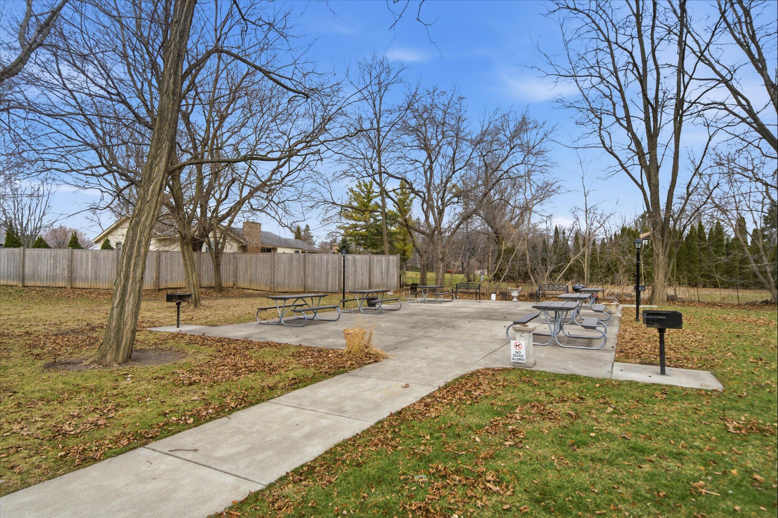 2300 Good Hope Road, Unit 340 Glendale, WI 53209 - Photo 34 of 37 34-Middle Coast-34