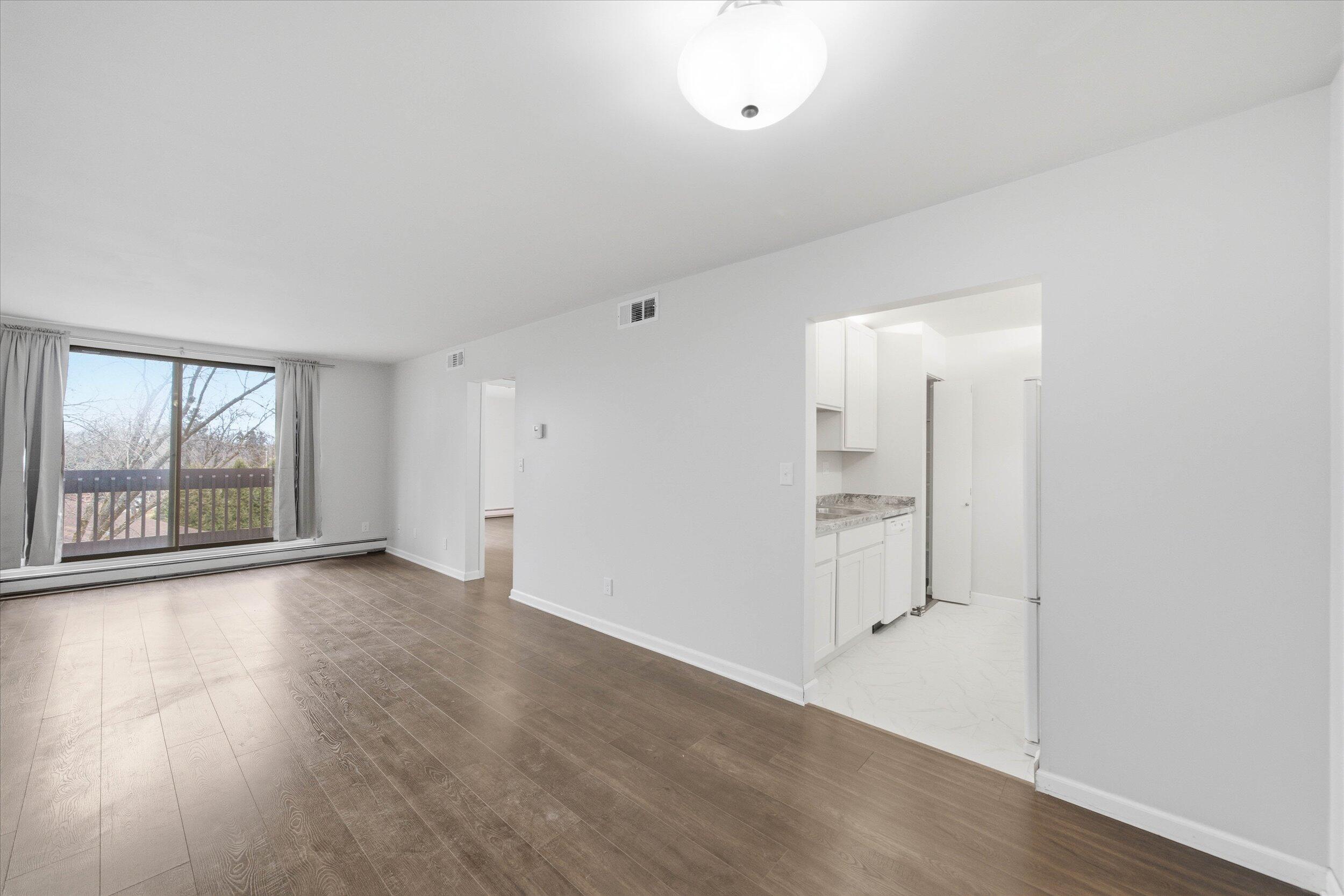 2300 Good Hope Road, Unit 340 Glendale, WI 53209 - Photo 10 of 37 09-Middle Coast-8